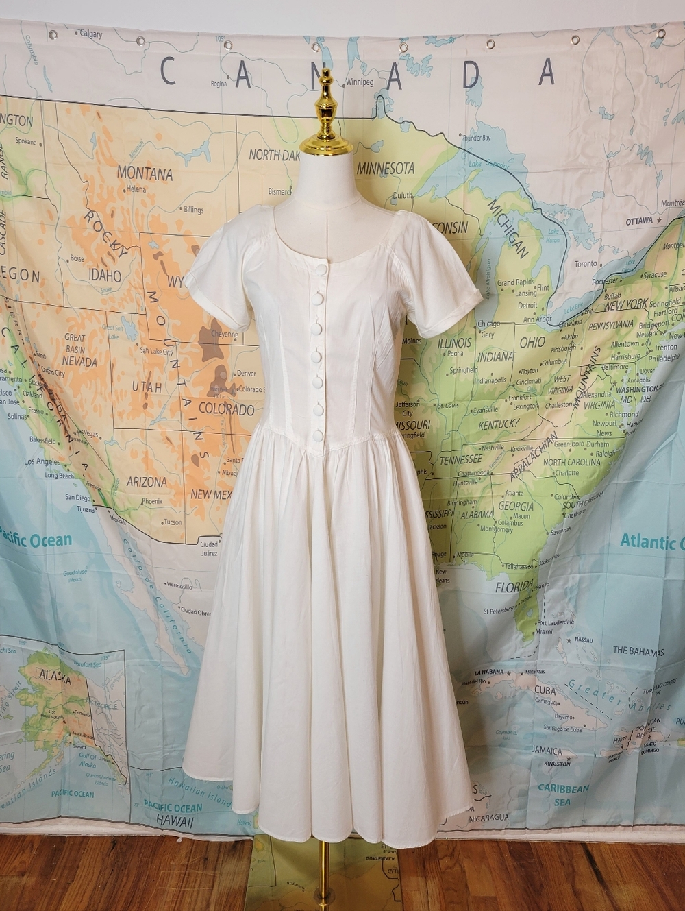 Vintage 1990s Ashlee California White Cotton Midi Dress with Button Front Size 4